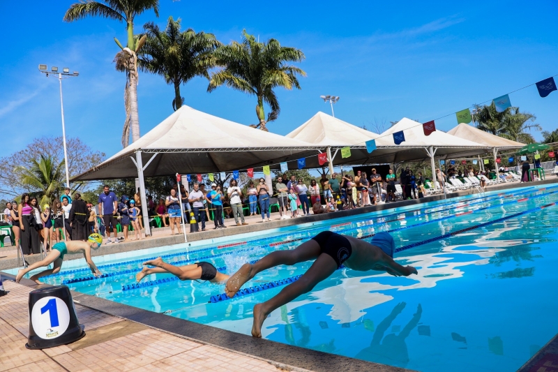 Noticia estrela-do-oeste-clube-realiza-1-festival-eoc-de-natacao