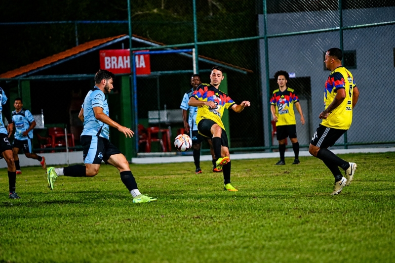 Galeria goleadas-e-muitos-gols-marcam-os-primeiros-jogos-do-campeonato-de-futebol